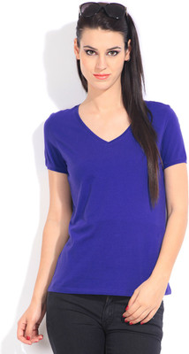 

United Colors of Benetton. Solid Women's V-neck Blue T-Shirt, 18z