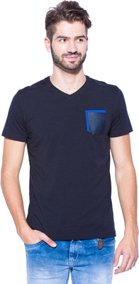 

Mufti Solid Men's V-neck Black T-Shirt