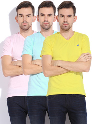 

United Colors of Benetton. Solid Men' V-neck Blue, Pink, Yellow T-Shirt(Pack of 3, 902