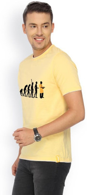 

Campus Sutra Printed Men Round Neck Yellow T-Shirt