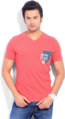 

United Colors of Benetton Solid Men's V-neck Red T-Shirt, 15b