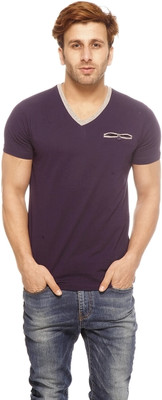 

Gritstones Solid Men's V-neck Purple T-Shirt