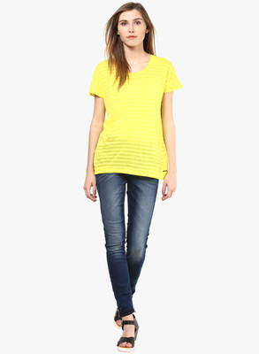 

Vero Moda Solid Women' Round Neck Yellow T-Shirt, Buttercup
