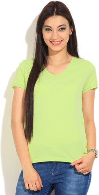

United Colors of Benetton. Solid Women's V-neck Yellow T-Shirt, 18a