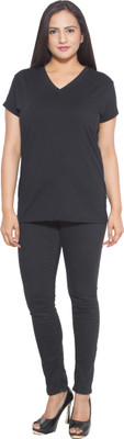 

Finesse Solid Women's V-neck Black T-Shirt