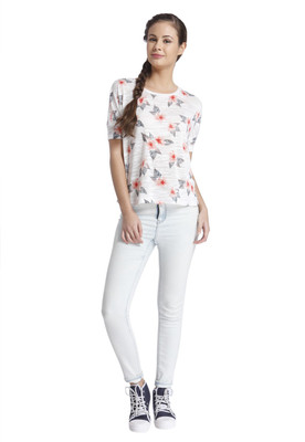 

Only Printed Women' Round Neck White T-Shirt