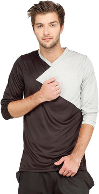 

Campus Sutra Solid Men V-neck Black T-Shirt