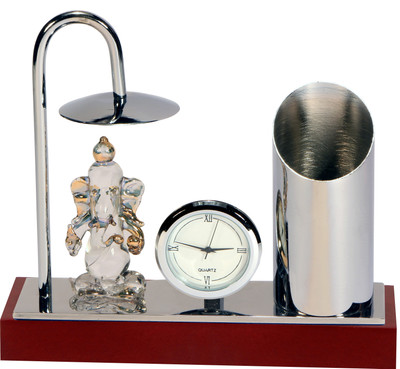 

YNA Analog Silver Clock