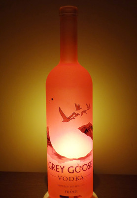 

Kavi The Poetry-Art Project Recycled Vodka Table Lamp(30.48 cm, Red)