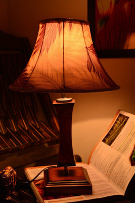 

Yashasvi Yashasvi Leaves Table Lamp Table Lamp(45 cm, Multicolor)