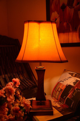 

Yashasvi Yashasvi Yellow Qualdi Table Lamp Table Lamp(45 cm, Yellow)