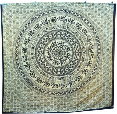 

Imli Street Mandala Tapestry(Multicolor)