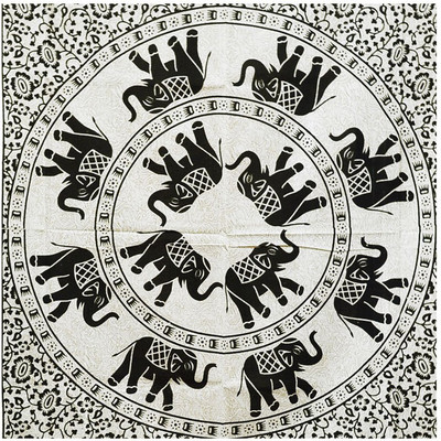 

Imli Street Mandala Tapestry(Multicolor)