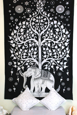 

Stylo Culture Living Room Tapestry(White, Black)