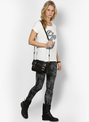 

Only Graphic Print Women's Round Neck White T-Shirt, Cloud dancer