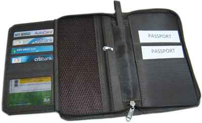 

Essart Travel Document Holder(Brown)