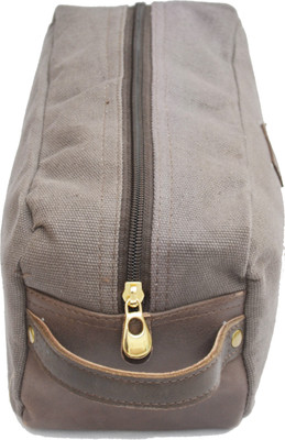 

Crapgoos Dr Design's Travel Shaving Bag(Multicolor)