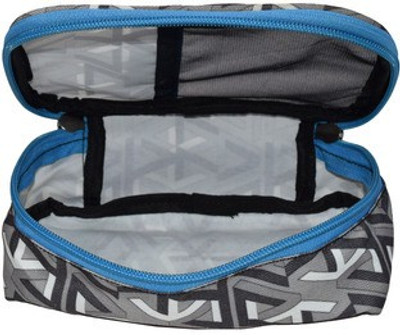 

Cropp Utility 13 Travel Toiletry Kit(Black)