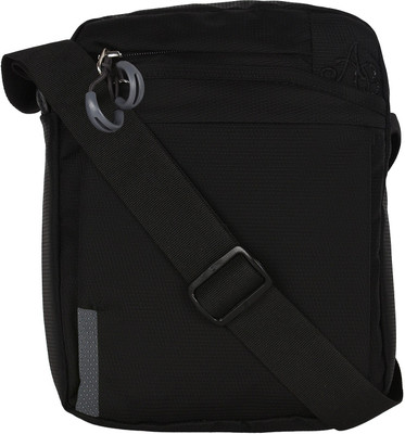

Atlaa Batlaa ABUB16008 Travel Toiletry Kit(Black)