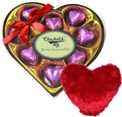 

Chocholik Cushion Gift Set