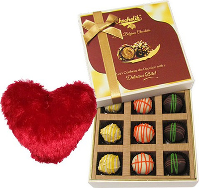 

Chocholik Cushion Gift Set