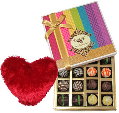 

Chocholik Cushion Gift Set