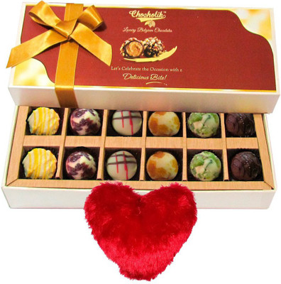 

Chocholik Cushion Gift Set