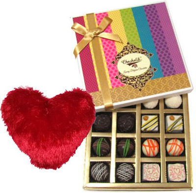 

Chocholik Cushion Gift Set