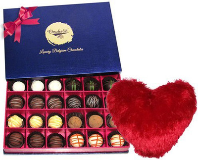 

Chocholik Cushion Gift Set