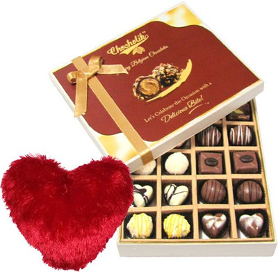 

Chocholik Cushion Gift Set