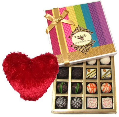 

Chocholik Cushion Gift Set