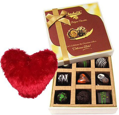 

Chocholik Cushion Gift Set