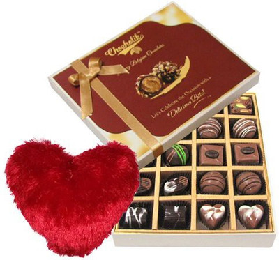 

Chocholik Cushion Gift Set