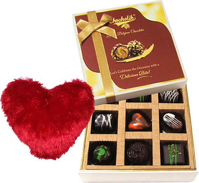 

Chocholik Cushion Gift Set