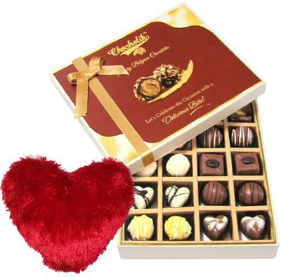 

Chocholik Cushion Gift Set