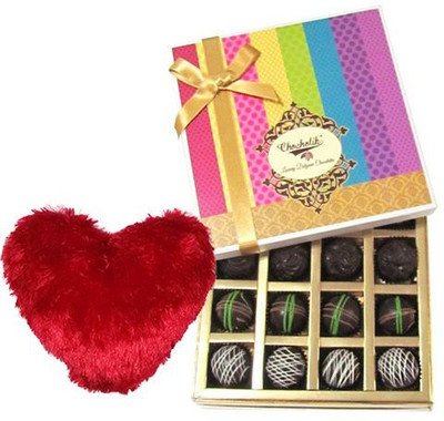 

Chocholik Cushion Gift Set