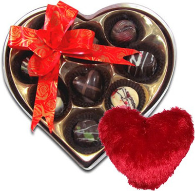 

Chocholik Cushion Gift Set