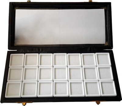 

Abdullah Jewellery Display Box Vanity Box(Black, White)