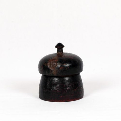 

Artlivo VINTAGE Brown Sindoor Dabbi Sindoor Box Vanity Box(Brown)
