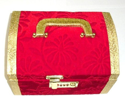 

lnc international Velvet Storage Vanity Box(GOLDEN & RED)