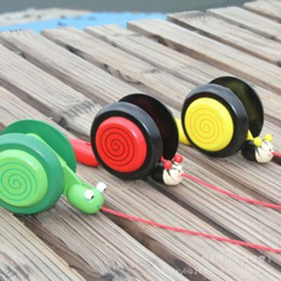 

Kalaplanet Wooden Pulling Snail Toy (Red)(Red, Black), Black;red