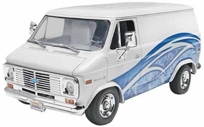 

Revell-Monogram Revell/Monogram Trucks '77 Chevy Van Model Kit(White)