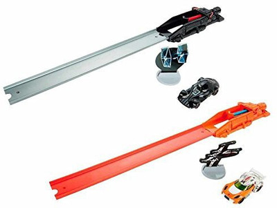 

Hot Wheels Blast & Battle Lightstaber Launcher Luke Skywalker CMM33(Multicolor)