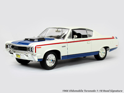 

Road Signature 1970 AMC Rebel White 1:18 Yatming(White)