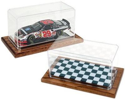 

Pioneer Plastics 124 Scale Model Checkered Display Case(Multicolor)