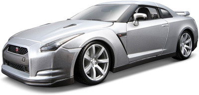 Bburago Nissan GT-R(Silver)