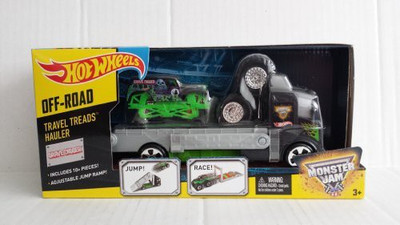 

Hot Wheels Off Road Series Travel Treads Hauler Grave Digger(Multicolor)