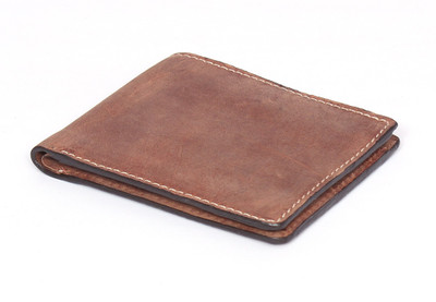 

The Vee Company Boys Tan Genuine Leather Wallet(5 Card Slots)