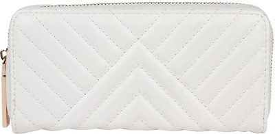 

Lino Perros Casual White Clutch