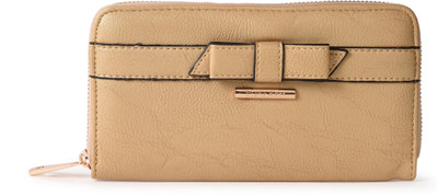 

Diana Korr Casual Gold Clutch